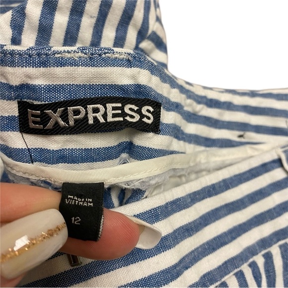 EXPRESS Womens Vertical Stripe Shorts - White & Light Blue - Size 12 - Picture 2 of 6